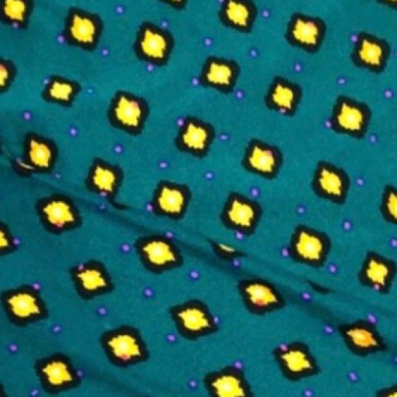 LULAROE GREEN POKADOT LEGGINGS - Picture 2 of 3